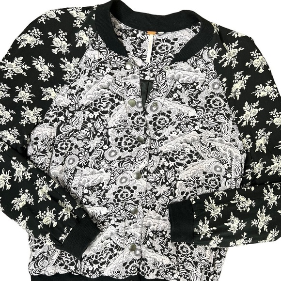 Free People Black and Purple Floral Snap Button Long Sleeve Bomber Jacket Small - Picture 5 of 16